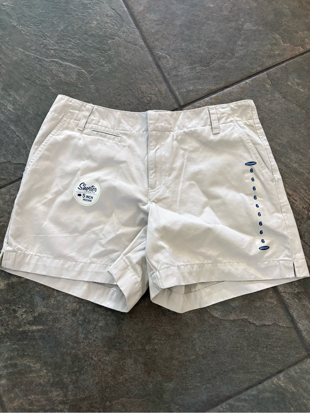Old Navy Women’s Khaki Low Waist Chino 5” Inseam Shorts 6 NEW